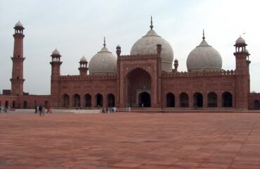 Badshahi-Mosque-Lahore-Fort[1]