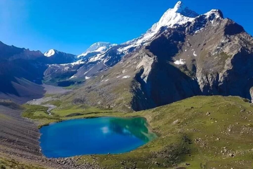 Khaltar Lakes is the one of the Beautiful Lakes in Pakistan